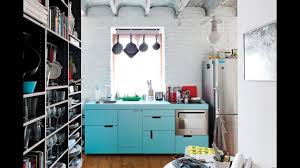 Seperti di ruang tamu misalnya membutuhkan sofa, gorden minimalis, kursi, dan sebagainya. 30 Desain Dapur Kecil Sempit Minimalis Favorit Bunda