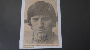 Schweizer Fussball Autogramm H.-Peter Schild auf Zeitung (Gebraucht) in  Zuben für CHF 2