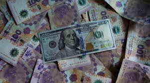 Travelling to argentina and needs to know the name of the argentine money unit or just want to know what is the exchange rate for $1000 us dollars in argentine currency? Argentina S Peso Dips Country Risk Rises After Cenbank Tightens Currency Controls Nasdaq