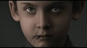 W dążeniu do przejęcia budynku, żołnierze łączą siły z młodą francuzką. Kanal Thehogaty