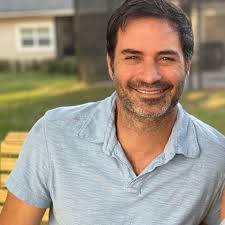 Hi everyone, me and my husband are planning to visit Italy (Rome and the  amalfi coast) end of September and would really love some suggestions for  budget hotels which are centric in