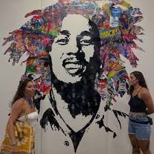 Yuh never know who yuh ago buck up at di Bob Marley Museum! ✨ @pcopaloma  and friends had a legendary surprise when they ran into Bob Marley's son,  Grammy winner @JulianMarley, during