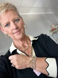 House Divided! Kim Rainer Beaty did an awesome job