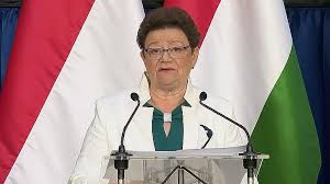 Ne hagyjuk a gyermekeket, állatokat parkoló autóban. Muller Cecilia Napi 30 Percre A Szabadba Kuldene A Magyarokat Privatbankar Hu