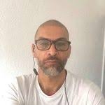 Robert Harriott's Instagram, Twitter & Facebook