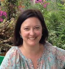 Tracee de Hahn Talks Switzerland, Michael Connelly, and Where to Locate a  Good Murder