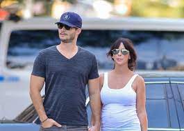 Jennifer love hewitt is pregnant with her third child. Interesting Facts About Family Of Talented Actress Jennifer Love Hewitt