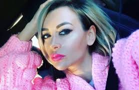 To connect with denisa tanase, join facebook today. Parfumuri Cu Cannabis In Centrul Istoric Al BraÈ™ovului Denisa TÄƒnase De La Bambi RiscÄƒ O AmendÄƒ De 100 000 De Lei Biz Brasov