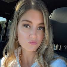 Dominique Mayes's Instagram, Twitter & Facebook