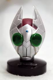 Skin and gun from gombolori. Mask Collection Vol 8 Kamen Rider Garren