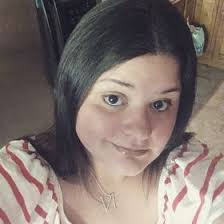 Nicole Warnick's Instagram, Twitter & Facebook