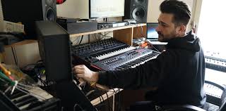 In the early 90's the. Studiobericht The Hacker