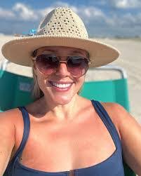 Lee Beach's Instagram, Twitter & Facebook