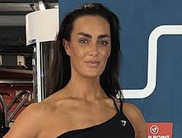 Gladiators Star Comet, aka Ella-Mae Rayner, in Two-Piece Workout Gear Says  "Train Legs With Me"