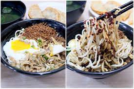 This pan mee is uniquely served with long and broad noodles, and you can expect an al dente bite and smooth texture from them. Chilli Pan Mee Batu Road Famous Kl Restoran Super Kitchen Chilli Pan Mee At Far East Square Danielfooddiary Com