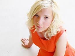 Bernadette Ries's Instagram, Twitter & Facebook