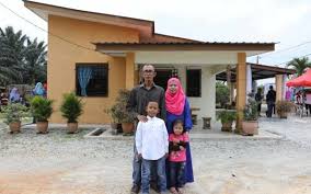 Skim ini berikan sumbangan sebanyak 10% daripada harga jualan rumah atau bantuan. Senarai 8 Projek Perumahan Mampu Milik Inisiatif Kerajaan Yang Anda Perlu Tahu Sebelum Membeli Rumah Iluminasi
