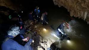 The remarkable rescue of 12 boys and their football coach who were trapped in a flooded cave network in thailand's chiang rai province gripped the world. A Dropped Guideline An Ill Fitting Face Mask During Final Rescue Put Thai Cave Rescuers And The Boys In Peril Abc News