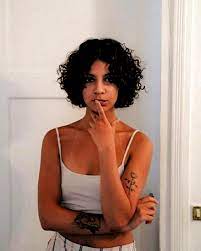 Curly Hairstyles 90s Curly Gym Hairstyles Curly Hairstyles Short Length Curly Hairstyles For School C Curly Hair Styles Short Curly Hair Short Hair Styles