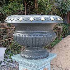 Hgtv shares the prettiest pots and planters under $150 to perk up your patio and indoor space, including antique urns, midcentury modern pots perk up your patio or indoor space no matter your budget with these stylish planters and pots. Big Size Plastic Flower Pot Mold Made Concrete Outdoor Garden Decoration Vase Mould For Sale Flower Pots Planters Aliexpress