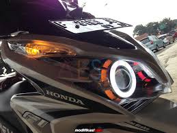 Jika sobat mesinmotor mempunyai motor matic vario 125 dan bermasalah pada bagian lampu utamanya yang mati, sobat mesinmotor dapat menjadikan led motor paling terang osram cw 6000k. Harga Lampu Led Motor Variasi