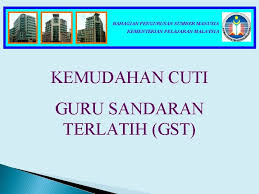 Fakulti menawarkan empat belas (14) program pengajian ijazah sarjana muda dalam bidang pengajian sains biologi, sains kimia, fizik gunaan, matematik gunaan, sains sekitaran, sains bumi dan perhutanan. Bahagian Pengurusan Sumber Manusia Kementerian Pelajaran Malaysia Taklimat