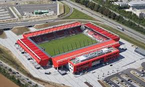 Ana tren istasyonu ve unesco listesindeki eski kent 15 dakikalık yürüme mesafesindedir. Stadion Macht Deutlich Weniger Miese Regensburg Nachrichten Mittelbayerische