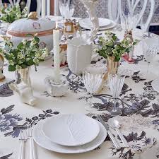 The Most Beautiful Table Setting By Toryburch Beautiful Table Settings Fine Dining Table Setting Table Settings