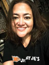 Laurie Castro's Instagram, Twitter & Facebook