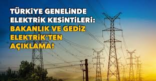 Yağışın ardından emet belediyesi ekipleri, su baskınlarının yaşandığı cadde. Nayo7ou Tmqdsm
