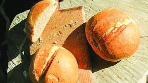Faire du pain maison est une expérience que l'on devrait tous vivre au moins une fois dans sa vie. Consommation Le Prix Du Pain Maison Maintenu A Rs 2 60 L Unite Defimedia