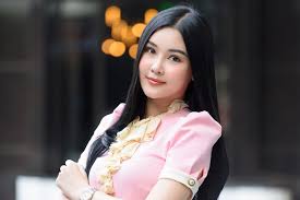 Check spelling or type a new query. Hoa Háº­u Le Au Ngan Anh Va Hanh Trinh Lá»™t Xac