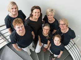 Birgitte hougs kjær, 1, 2 s. Junoklinikken Fertilitet Og Gynaekologi De Ansatte Ses Her Sammen Med Birgitte Embryolog Ilselil Myrhoj Sygeplejerske Mette Karlsen Sygeplejerske Kit Faldborg Sygeplejerske Camilla Foh Sekretaer Lone Stougaard Og Klinikkoordinator Tine Degn