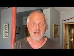 ¿no puede ser uno de otro equipo distinto al de la ciudad? el actor jordi rebellón, que alcanzó la fama tras interpretar a vilches en hospital central, ha muerto hoy a los 64 años. Kqzpzo3jh3ei3m