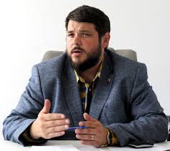 Primăria sectorului 4 a lansat vineri, începând cu ora 9.00, platforma online www.mobilitateurbana4.ro pentru închirierea parcărilor de reședință, fiind disponibile 5.201 locuri. PrimÄƒria Sectorului 4 LanseazÄƒ Platforma Online De Gestionare A ParcÄƒrilor De ReÈ™edinÈ›Äƒ Primaria Sector 4