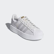 Black And White Shell Toe Adidas Womens Street Symbol And Cultural Icon There S Nothing Else Like The Adidas Superstar Shoe Boasting A Bold Platform Midsole Superstars Shoes Shoes Adidas Superstar