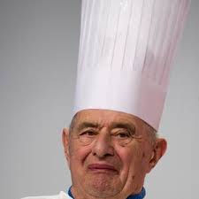 A crème-filled circular croissant is New York City's latest viral sensation