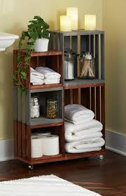 Weinkisten Regal Mit Radern Fur Das Bad Weinkisten Regal Regal Selber Bauen Regal Bauen