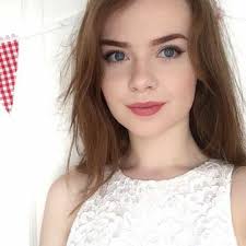 Emily Frith's Instagram, Twitter & Facebook