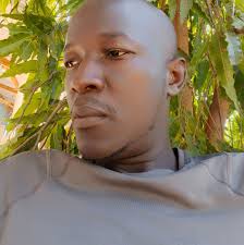 Some years back, nitie Facebook friends mane orada e od mama moro, Friday  time kama hii, Thika Road. All are Facebook friends, the woman chiko them  all, guess what? Agum no chamre