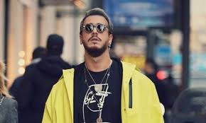 Subscribe to saad lamjarred official channel: Ø³Ø¹Ø¯ Ù„Ù…Ø¬Ø±Ø¯ ÙŠØ­ØªÙÙ„ Ø¨Ø­ØµÙˆÙ„Ù‡ Ø¹Ù„Ù‰ Ø§Ù„Ø¯Ø±Ø¹ Ø§Ù„Ù…Ø§Ø³ÙŠ Ù…Ù† ÙŠÙˆØªÙŠÙˆØ¨ ÙÙŠØ¯ÙŠÙˆ Ø§Ù„Ù‚Ø¯Ø³ Ø§Ù„Ø¹Ø±Ø¨ÙŠ