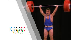 Bu olimpiyatlarda süleymanoğlu 60 kg koparmada sırasıyla 145 kg, 150.5 kg, 152.5 kg, silkmede 175 kg, 188,5 kg. The Historic Battle For Atlanta Weightlifting Gold Olympic History Youtube
