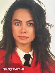 𝔰𝔞𝔫𝔡𝔯𝔞 𝔪𝔲𝔯𝔬 (@sandramuuro)