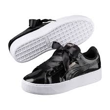 Puma shoes can make any man or woman look on top of their fashion game with a smart and sporty look. Teamsport Philipp Puma Puma Vikky Platform Ribbon Damen 40 5 366419 0001 Gunstig Online Kaufen