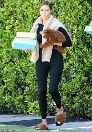 She does her workout a few minutes after breakfast and for her workout, she just plays a workout tape and does the same exercises that workout tape tells her. Olivia Culpo Shows Off Her Abs In A Black Sports Bra After Enjoying Training With Her Boyfriend London News Time