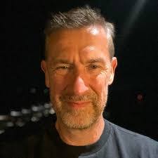 Daniel Paull's Instagram, Twitter & Facebook