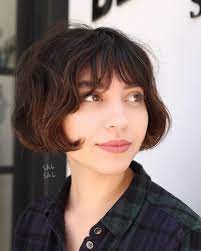 The Sci Fi Bob Is The Out Of This World Hair Trend For Fall Wavy Bob Hairstyles Bob Hairstyles Thick Hair Styles