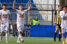 La procura della repubblica di reggio calabria ha aperto un'inchiesta sulla morte dell'ex presidente del catanzaro calcio giuseppe cosentino, avvenuta lo scorso 13 luglio. Home Catanzarosport24 It