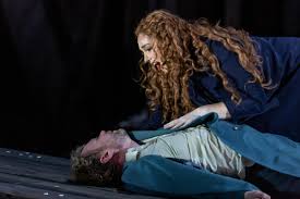 The love between tristan and isolde is so powerful that it's impossible not to feel for them, but it is also impossible not to feel bad for the king, who is deeply in love with isolde as well. Leipzig Tristan Und Isolde Zutiefst Bewegend Das Opernmagazin
