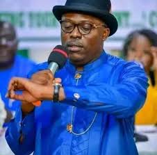 EMPEROR BANS INDECENT DRESSING IN ALESA The Paramount Ruler of Alesa in  Eleme local government area HRH Emperor J. D Nkpe has warned that Indecent  Dressing Will Not Be Allowed In Alesa